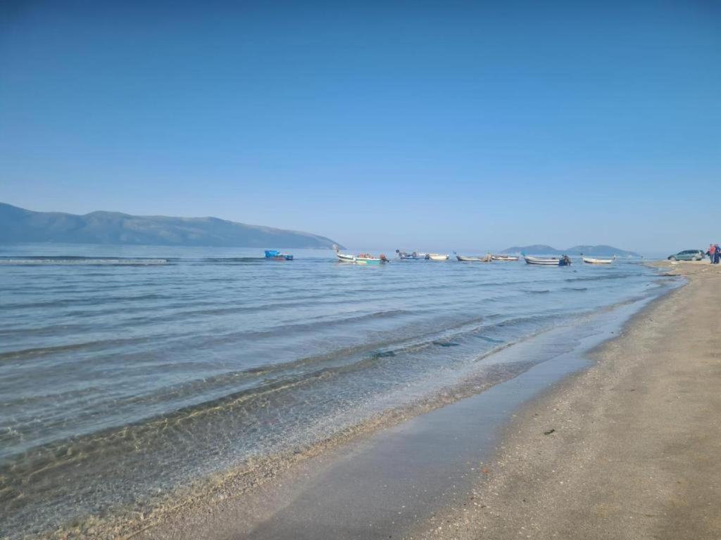 Beachfront With Hotel Facilities Влёра Экстерьер фото